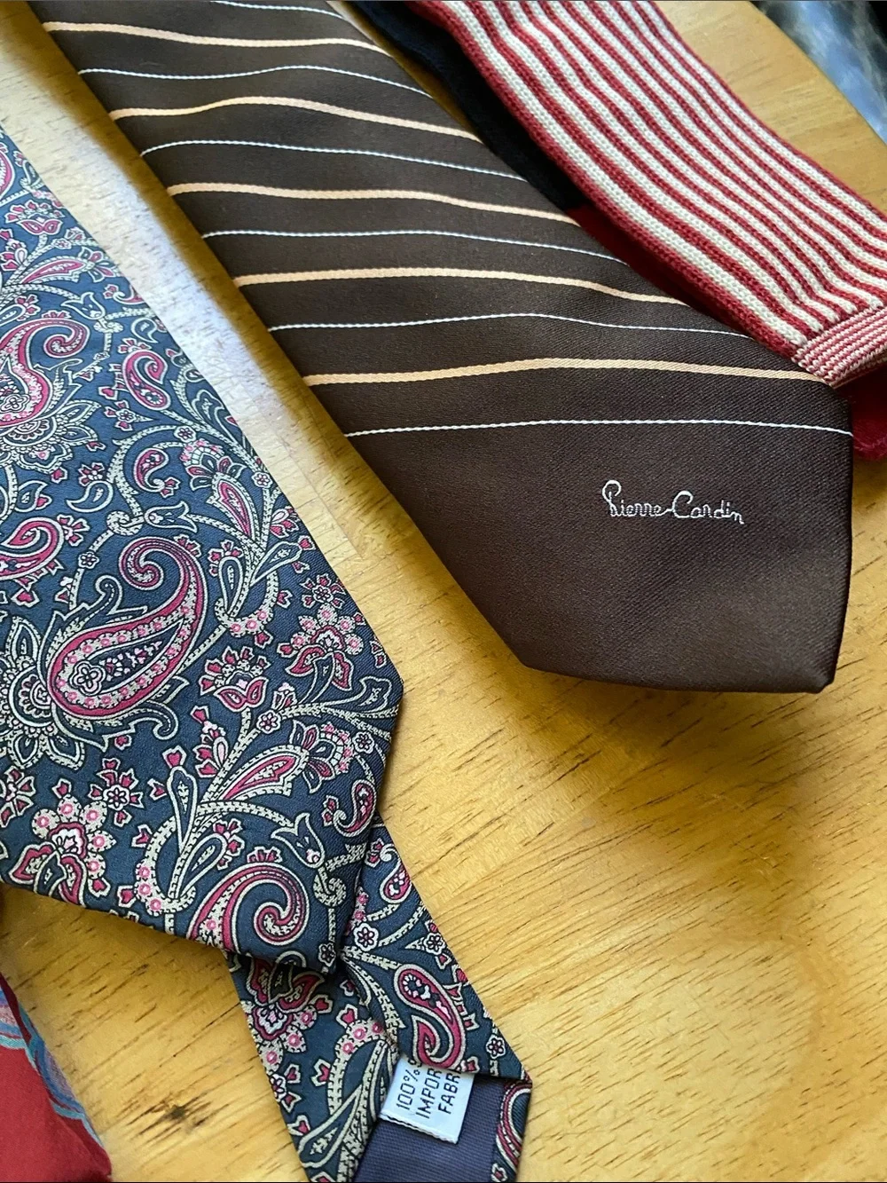 ! 4 ties different brands in good condition